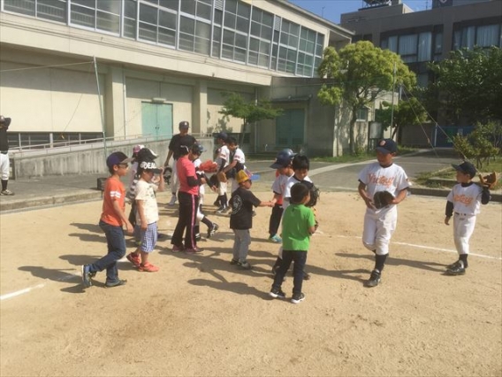 野球体験会を開催しました。